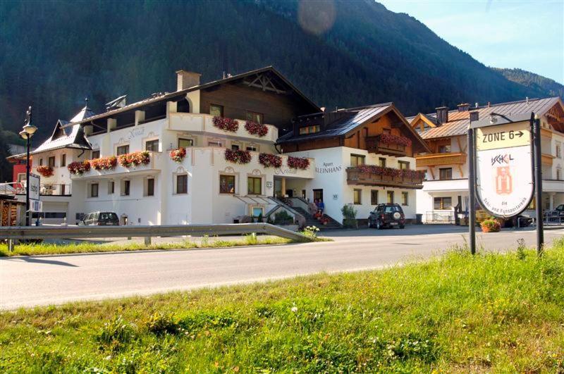 Kristall Hotel