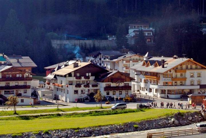 Kristall Hotel